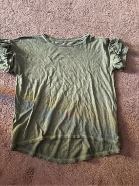 Women’s Short Sleeve Ruffle Sleeve Tee - Olive Green